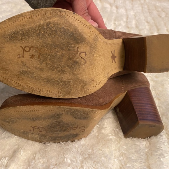 Splendid Shoes | Splendid Lakota Ankle Brown Booties Suede Western Block Heel - Picture 6 of 6